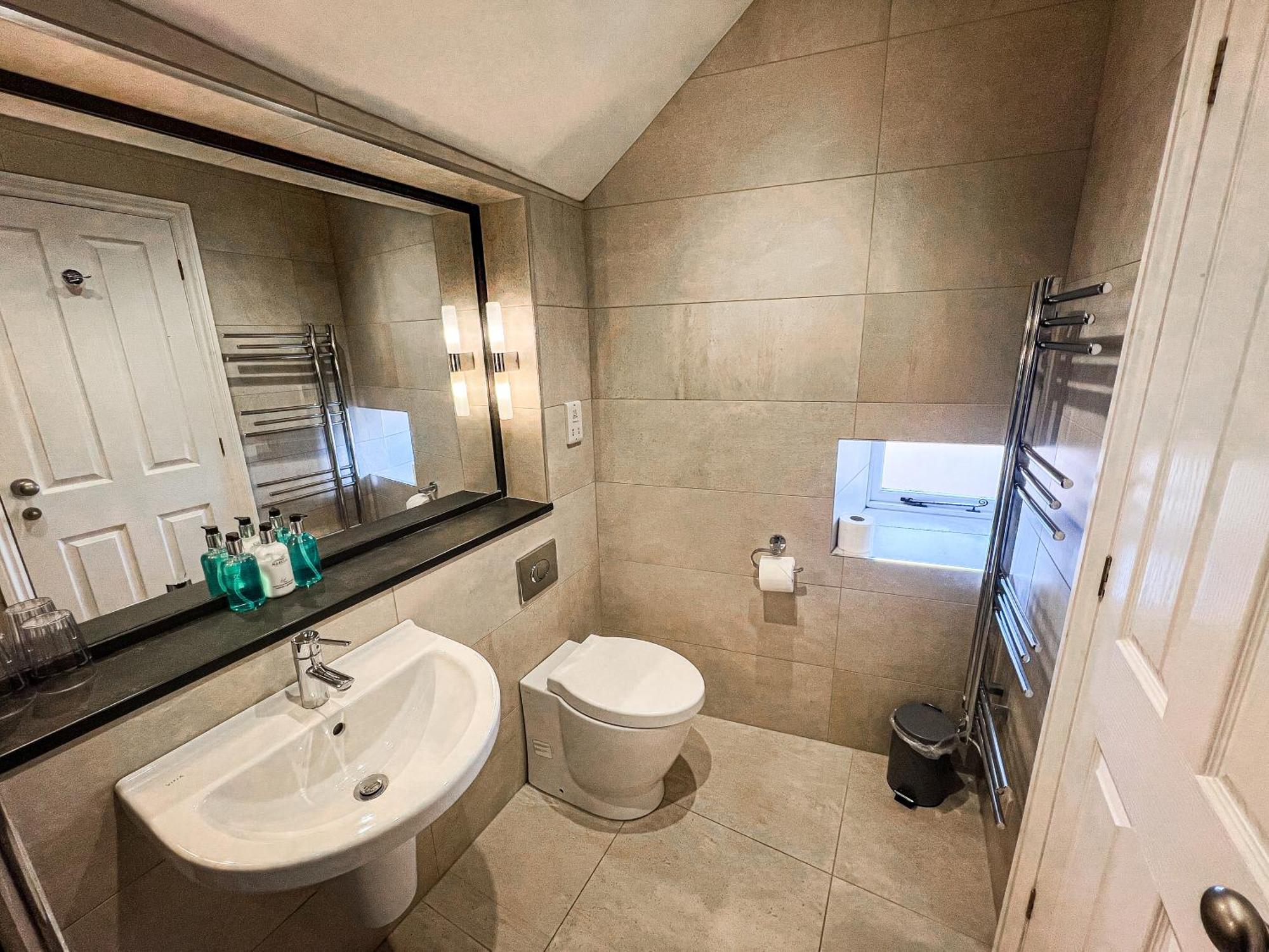 Rising Sun Hotel Линмут Екстериор снимка